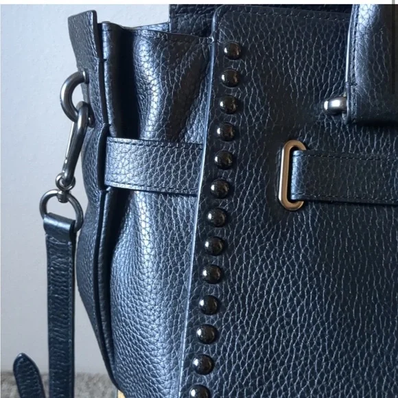 Like New RARE Coach Swagger 37 Satchel Ombré Rivets in black leather - Picture 2 of 14